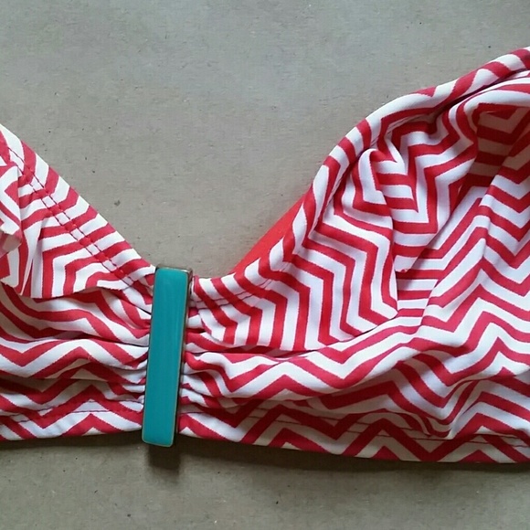 Red and white bikini top - Picture 2 of 2